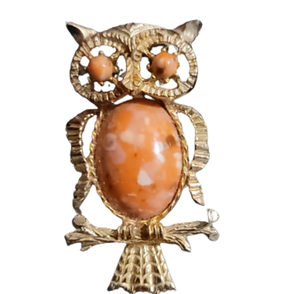 Vintage Gerry's Owl Brooch Pin Gold Tone Faux Coral Cabochon Signed